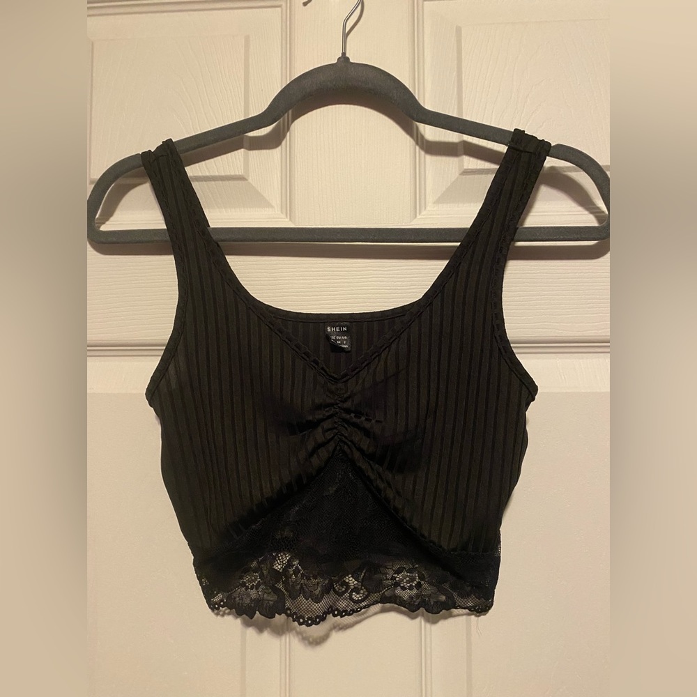 Black lace tank top 🖤